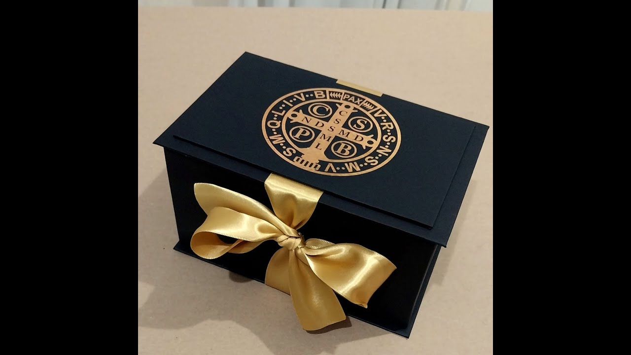 Diy ❤️  Aprenda a fazer uma caixa personalizada em cartonagem, de maneira simples e descomplicada 😉💝