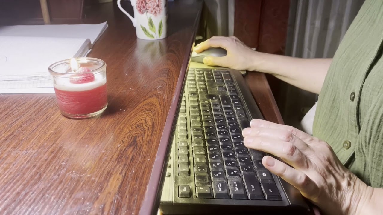 Soft keyboard typing for focused work