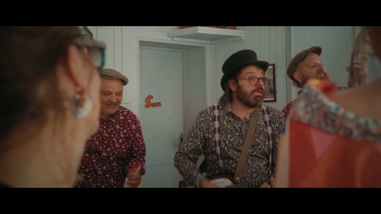 Notre petit monde (Gildas Marronnier et les prunelles)