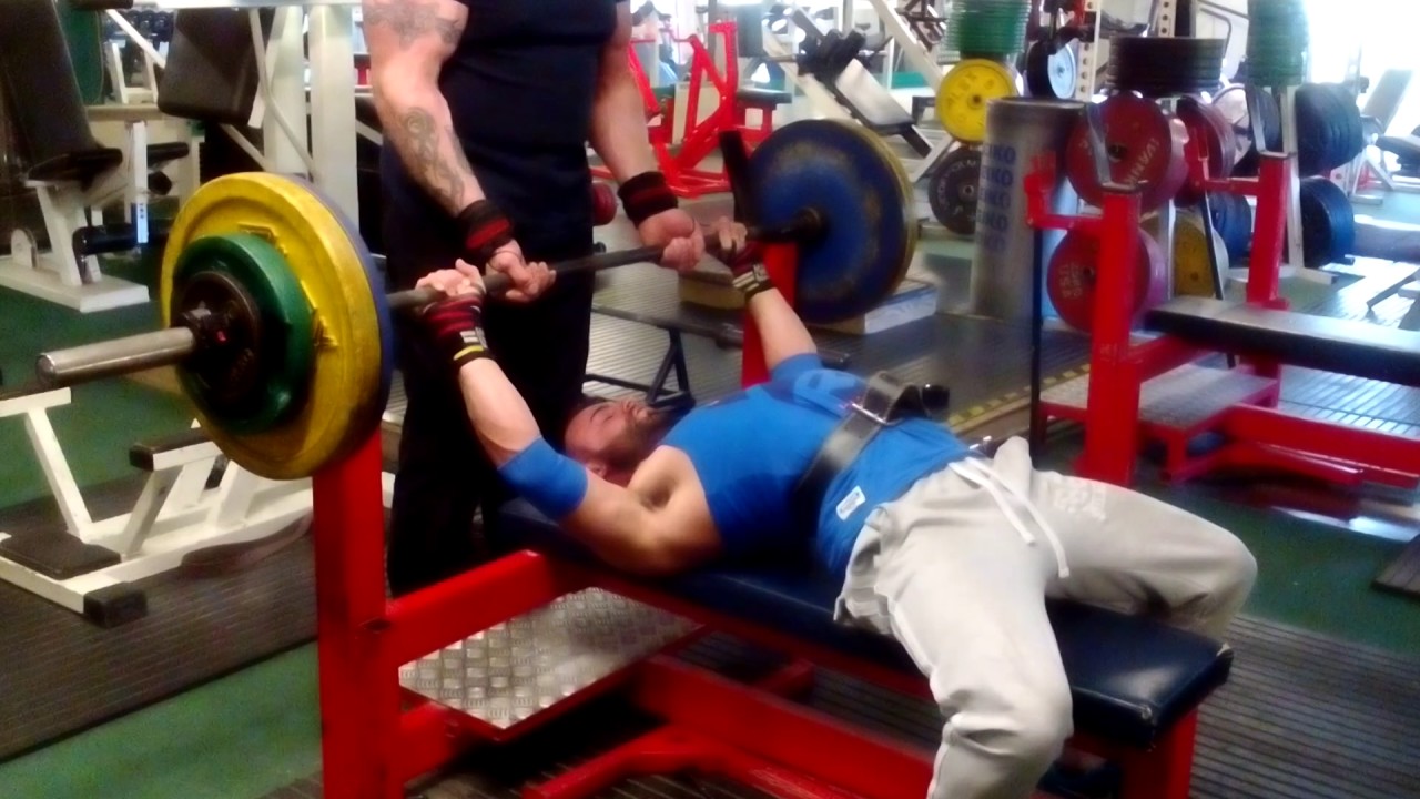 Ryan Goligher 115kg Bench Press with belt boner 😝