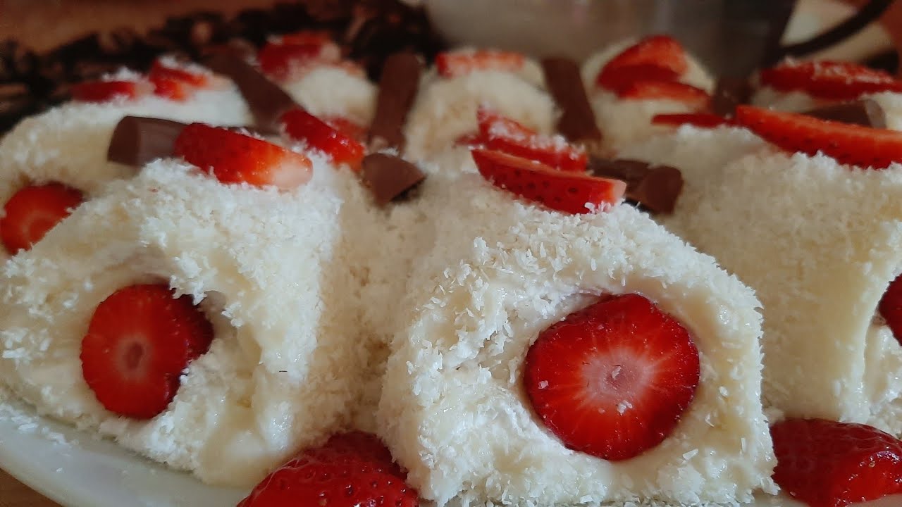 Szultán tekercs epres finomság 🍓Sultan sarmasi🥥 selymesen krémes elolvad a szádban.