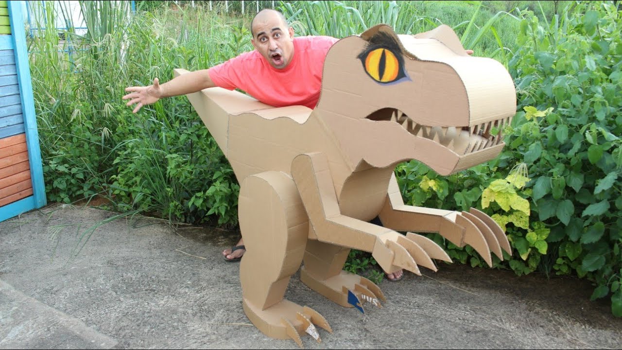 FIZEMOS UM DINOSSAURO GIGANTE DE PAPELÃO - DIY Faça Você Mesmo
