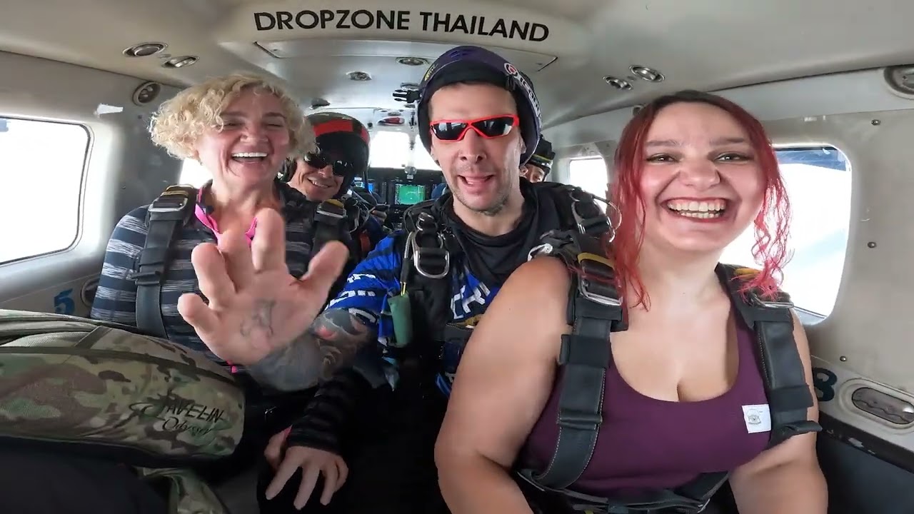 Skydiving 