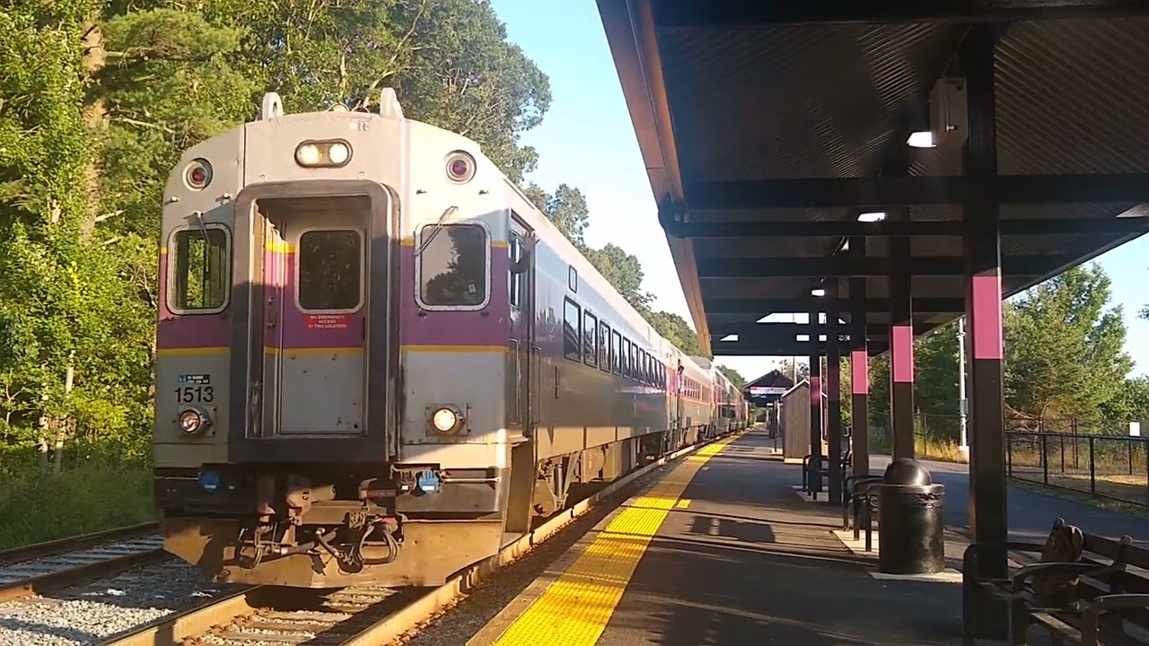 MBTA MBB CTC-3 #1513 at Foxboro Station with hornshow