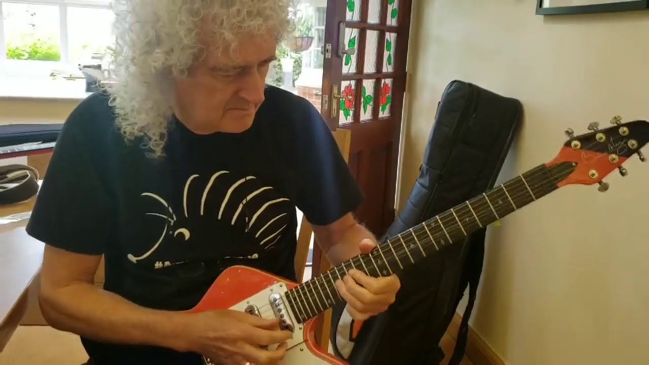 Brian May demonstrates BMG 