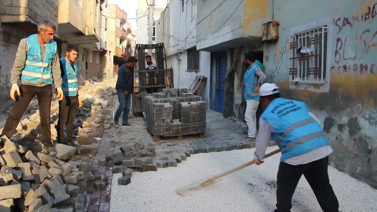 HALİLİYE&rsquo;DE &Uuml;ST YAPI HİZMETLERİ ARALIKSIZ S&Uuml;R&Uuml;YOR