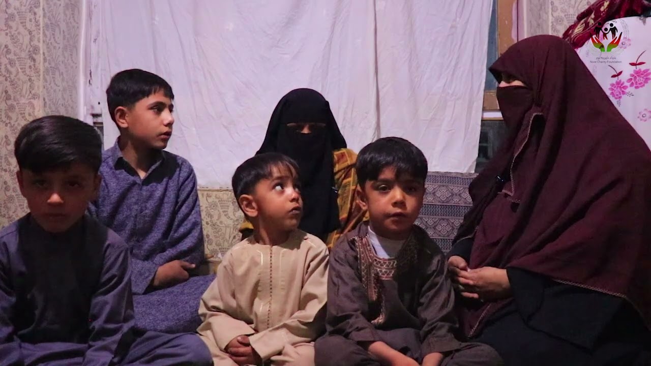 پسر خورد کراچیوانی میکند بخاطر نفقه به فامیل خود بسیار به محتاجی زندگی میکند ..8