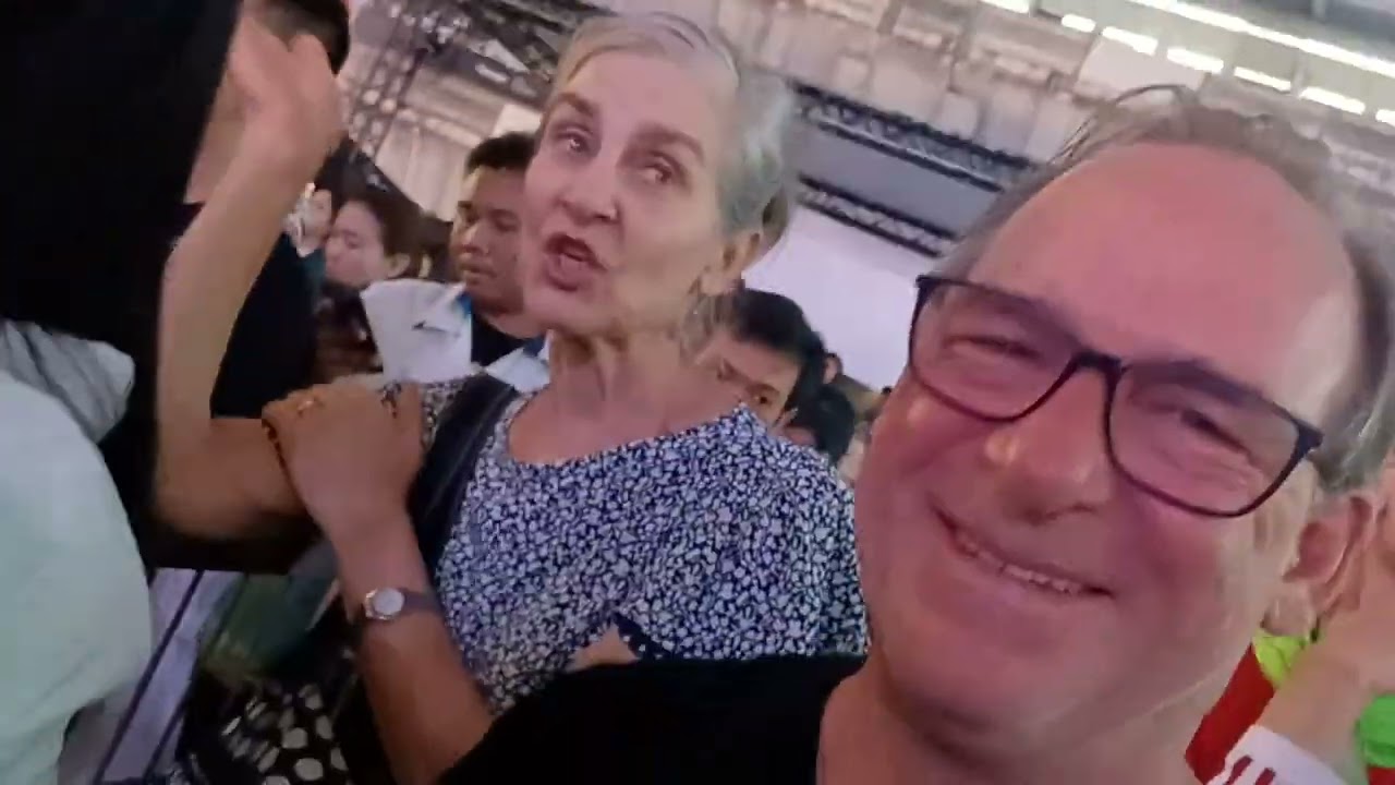 From jimflys2 - HAPPY NEW YEAR FROM BANGKOK THAILAND 2025!! 🇹🇭 💖