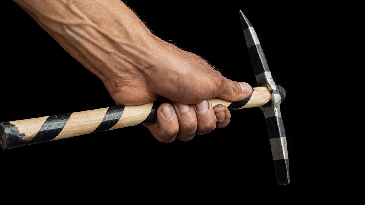 Making handmade Ghainti tool from raw iron