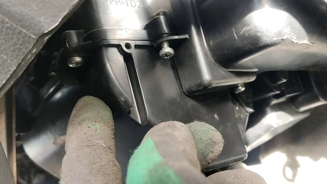 поменять печку от спарка первого поколения не снимая торпедку