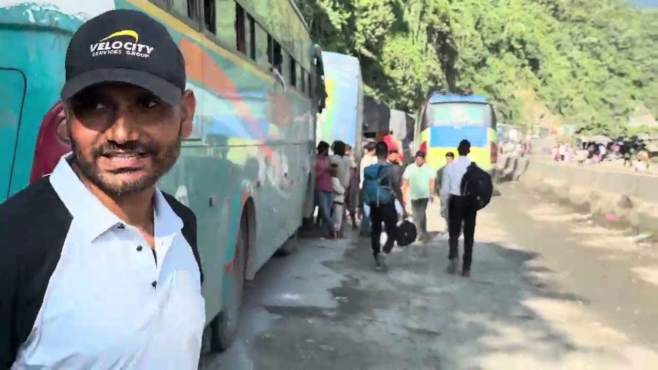 नागढुंगा– मुग्लिनसडकखण्ड अन्तर्गत धादिङको बेनीघाट गाउँपालिकावडानम्बर १० जवाङ खोलामा ठूलो पहिरोगएको छ