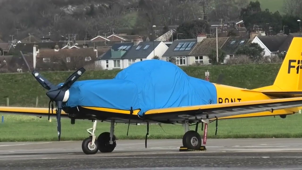 Cessna taxiing at Shoreham Airport 