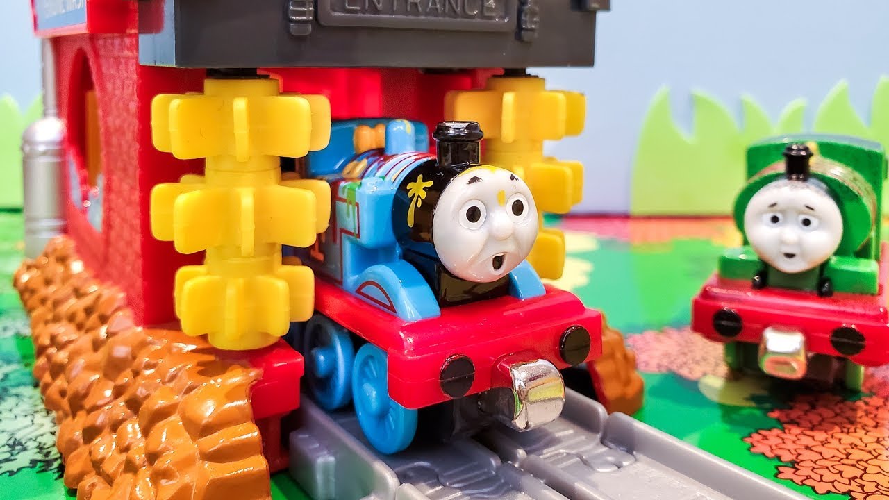 Локомотив автомойка Томас и друзья Thomas & Friends Toy Show