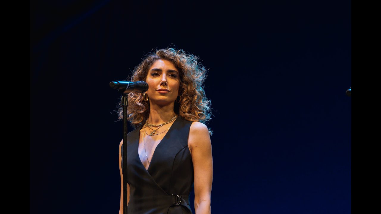 Bayti Ana Baytak by Fairouz | فيروز - بيتي أنا بيتك