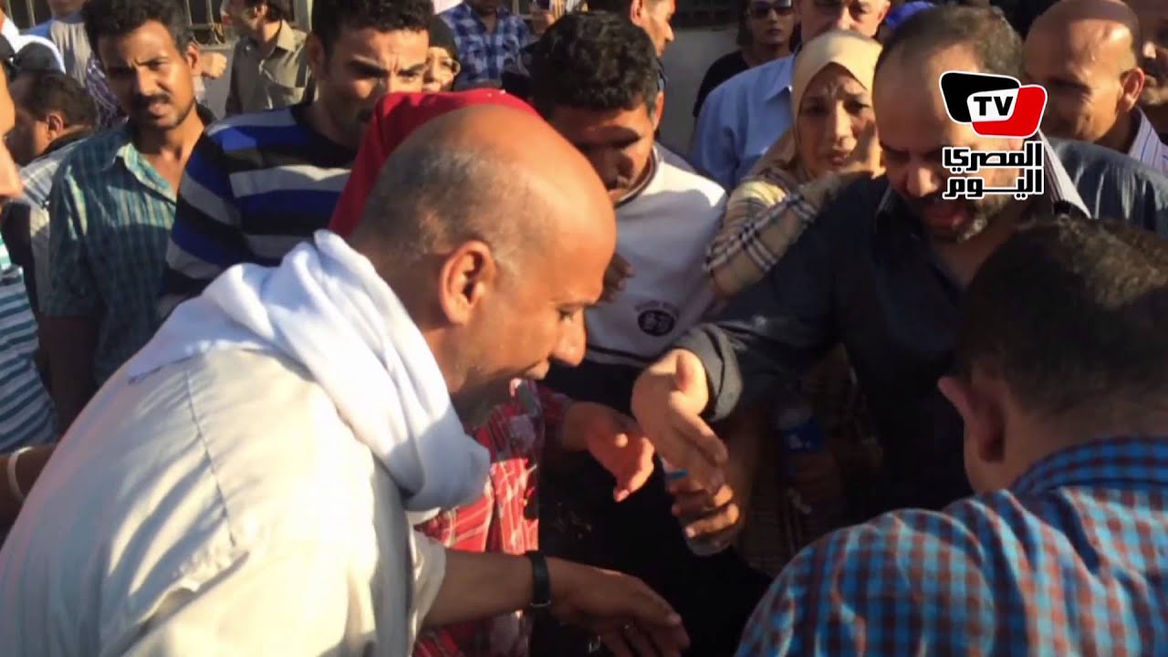 إغماء سيدة أثناء وقفة للتضامن مع «عكاشة»