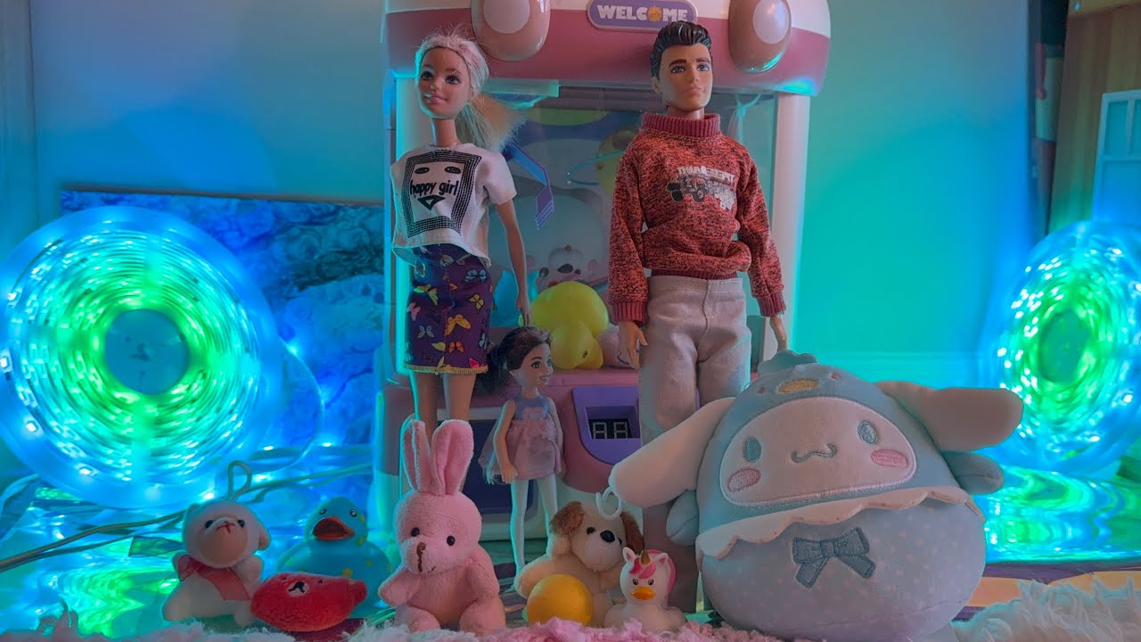 🕹️🎁🏆 Who Wins the Big Prize? Claw Machine Tournament!