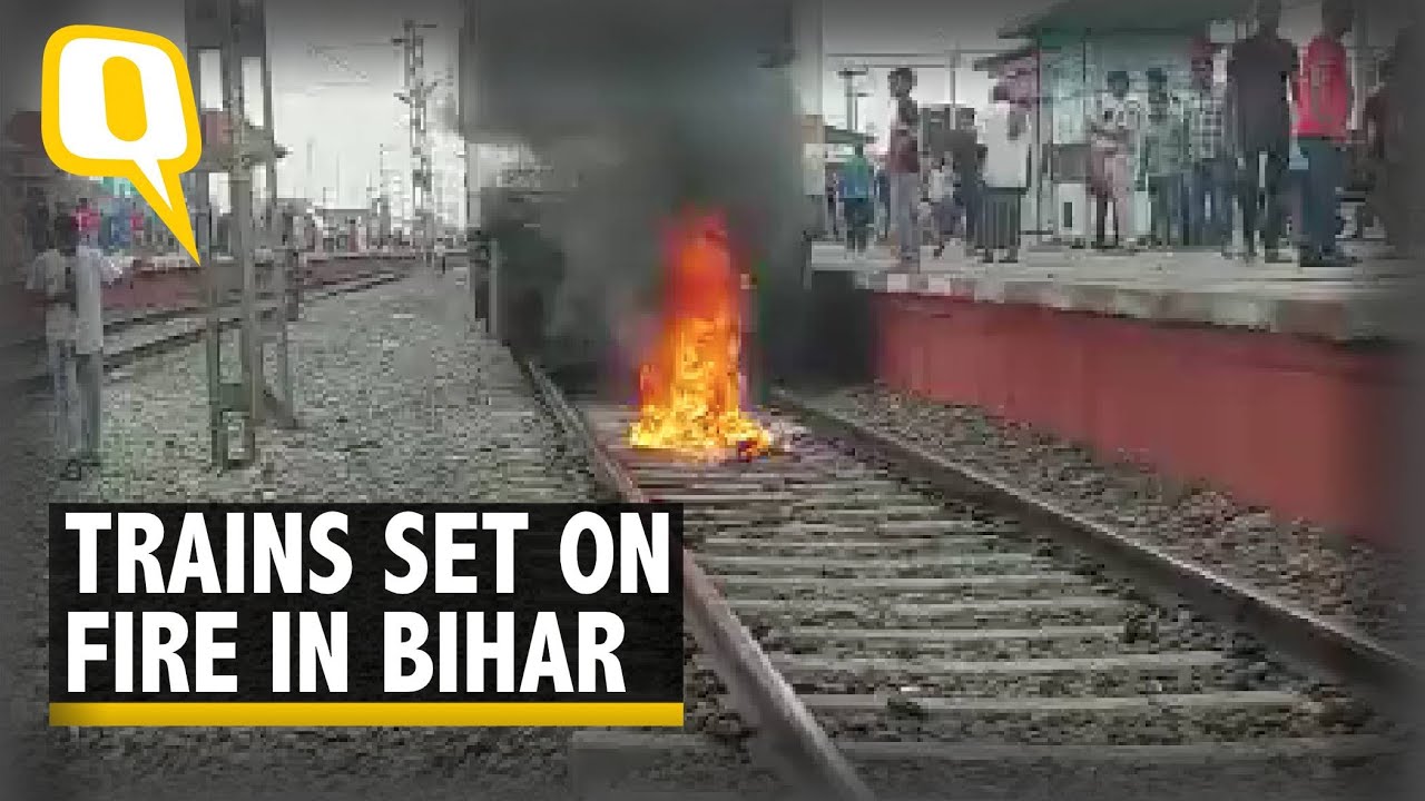 Agnipath Scheme Protests | Trains Set on Fire in Bihar as Protests Turn Violent | The Quint