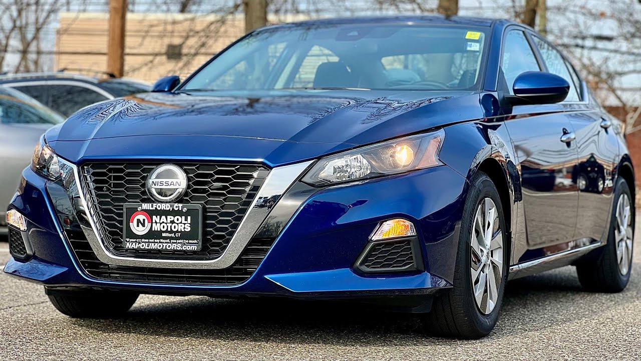 ОБЗОР Nissan Altima S 2022 ГОДА — стоит ли базовая комплектация своей цены?