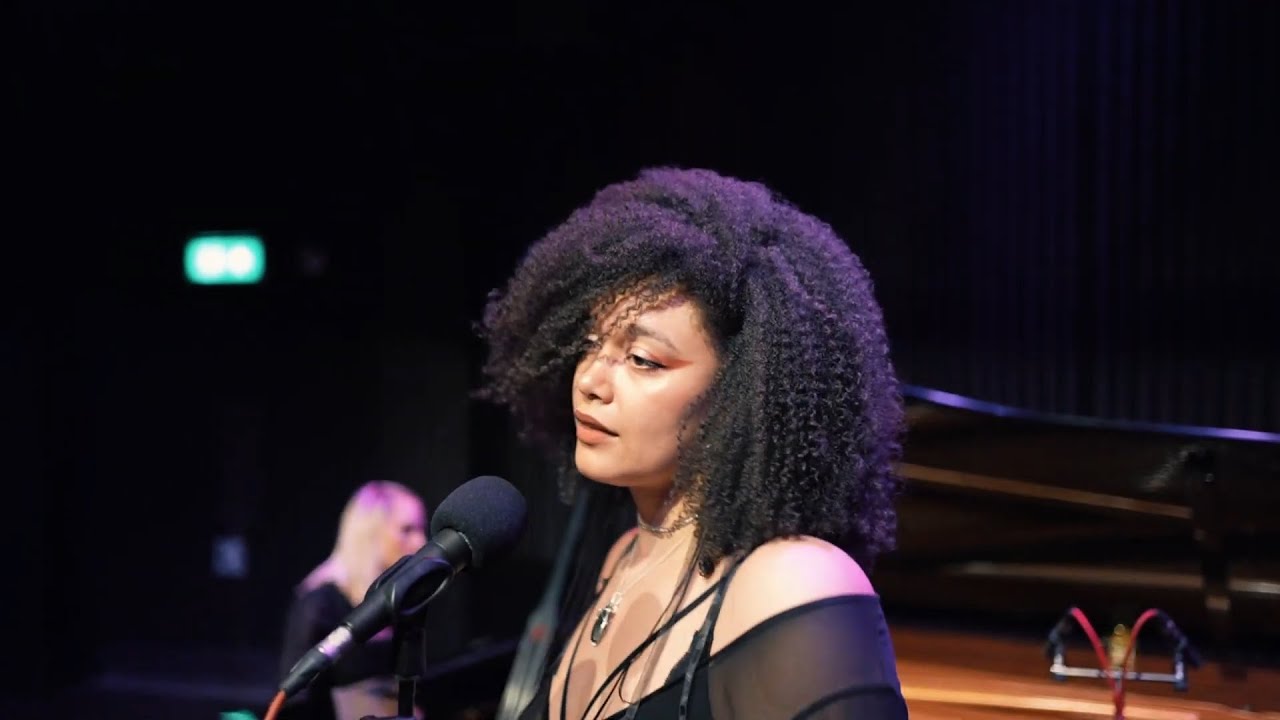 Elle Chante | Chokehold - Live (Sleep Token Cover)