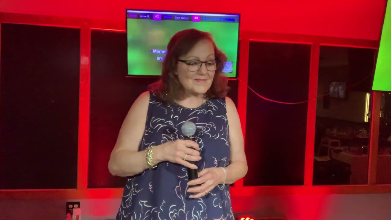 Nadine Armstrong sings Coal Miner's Daughter at Woodstock Va Moose 7/26/25