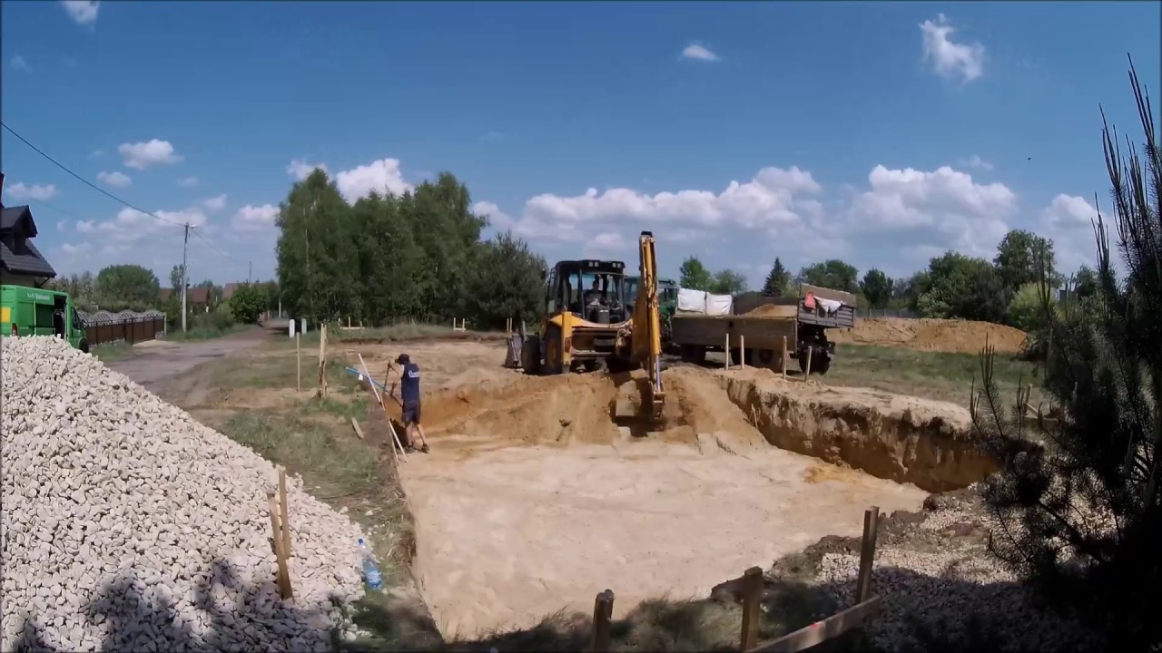 dzień 4 - wykopy pod segmenty jednorodzinne na drugiej działce