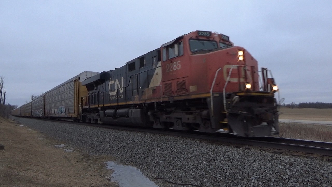 CN 2285 leads CN M356 Southbound at Lomira, WI