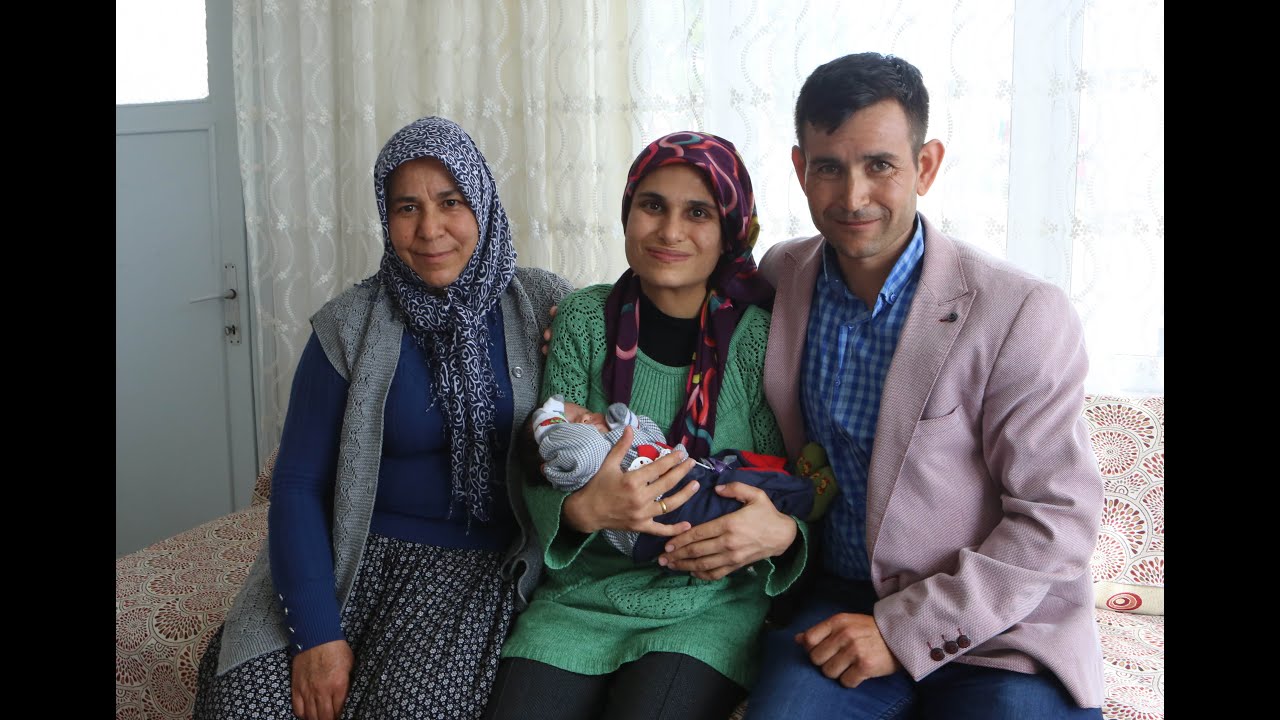 Zihinsel Engelli Çiftin Bebek Sevinci