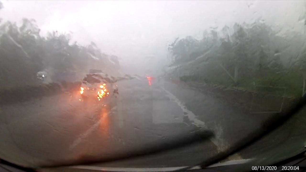 Starkregen auf der Autobahn