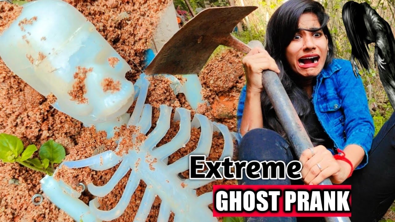 SCARIEST 👻 GHOST PRANK ON SISTER || PRANK WAR 💔💔💔 MRDAGAALTY ||