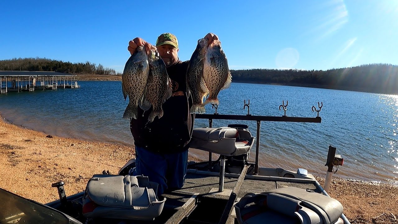 Crappie fishing Bull Shoals lake 1-24-22
