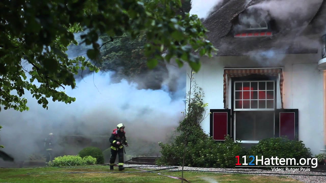 Grote brand verwoest monumentale villa in Hattem - ©112Hattem.org