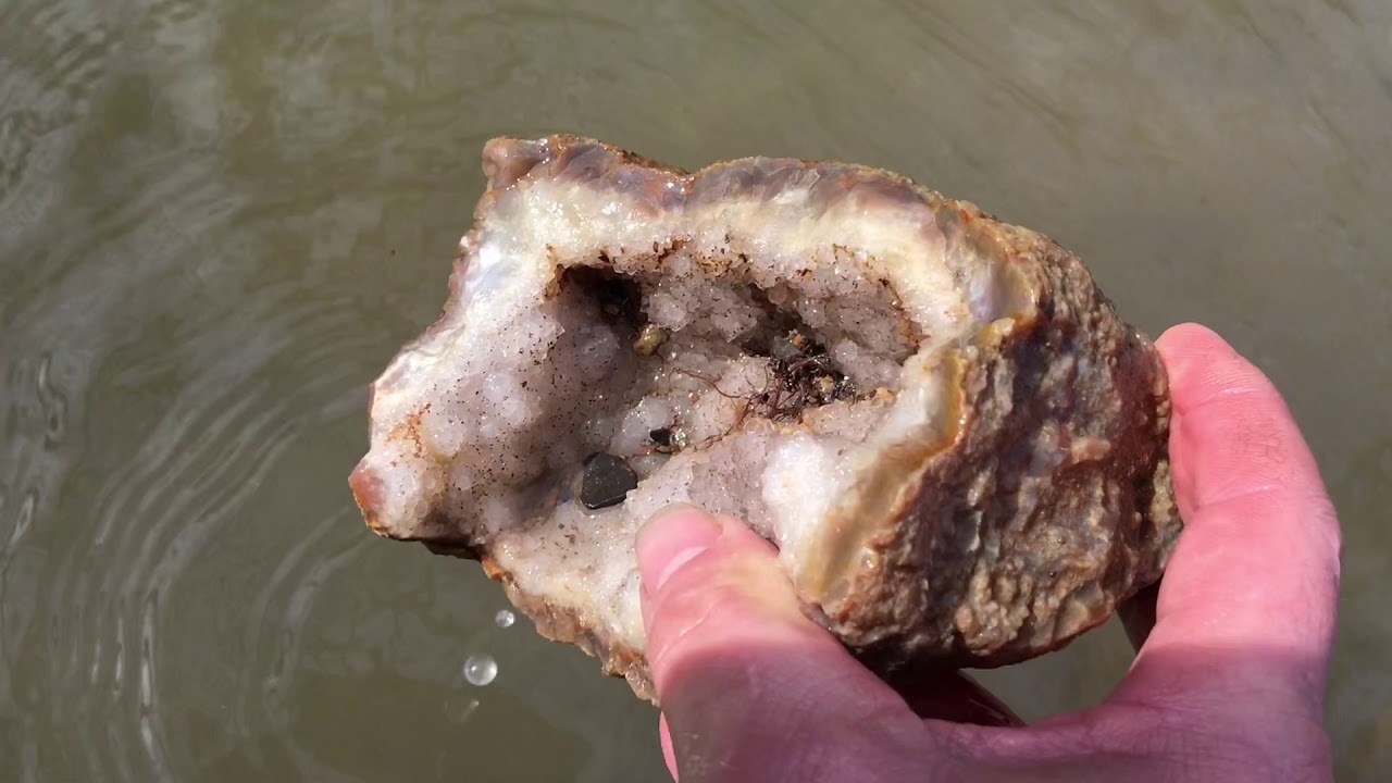 Spring 2021 agate geode hunt after record flooding in Estill County Ky