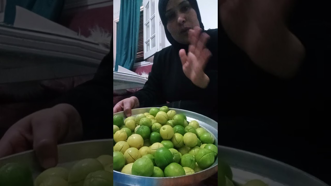 كل سنه وحضراتكم طيبين هنعمل احلى شويه زيتون مخلل وشويه ليمون