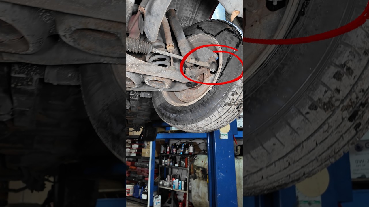 Señales como un chillido similar al de una cama vieja indica falla en las rótulas de suspensión