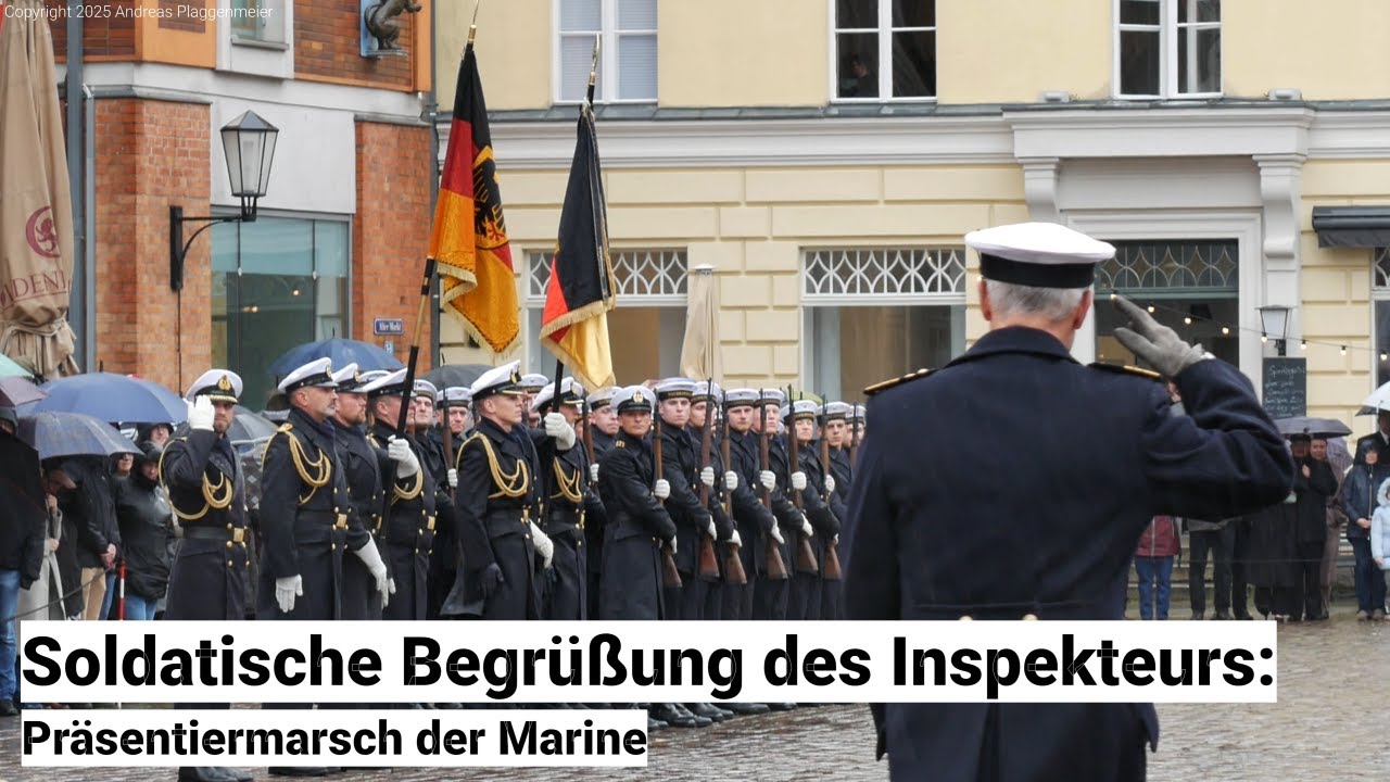 Marine-Soldaten begrüßen Inspekteur zur Vereidigung in Stralsund: Präsentiermarsch und Wachbataillon