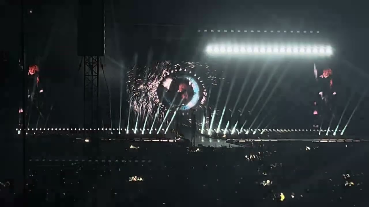 Mylène Farmer - Du Temps, Peut-être toi, Libertine, Optimistique-moi Nevermore Tour Paris 1 Oct 2024