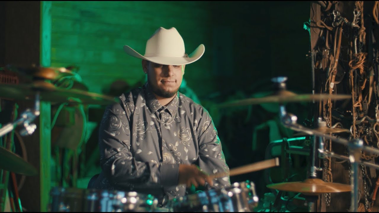 Pavo Real Norteño - Juan El Moro (Video Oficial)