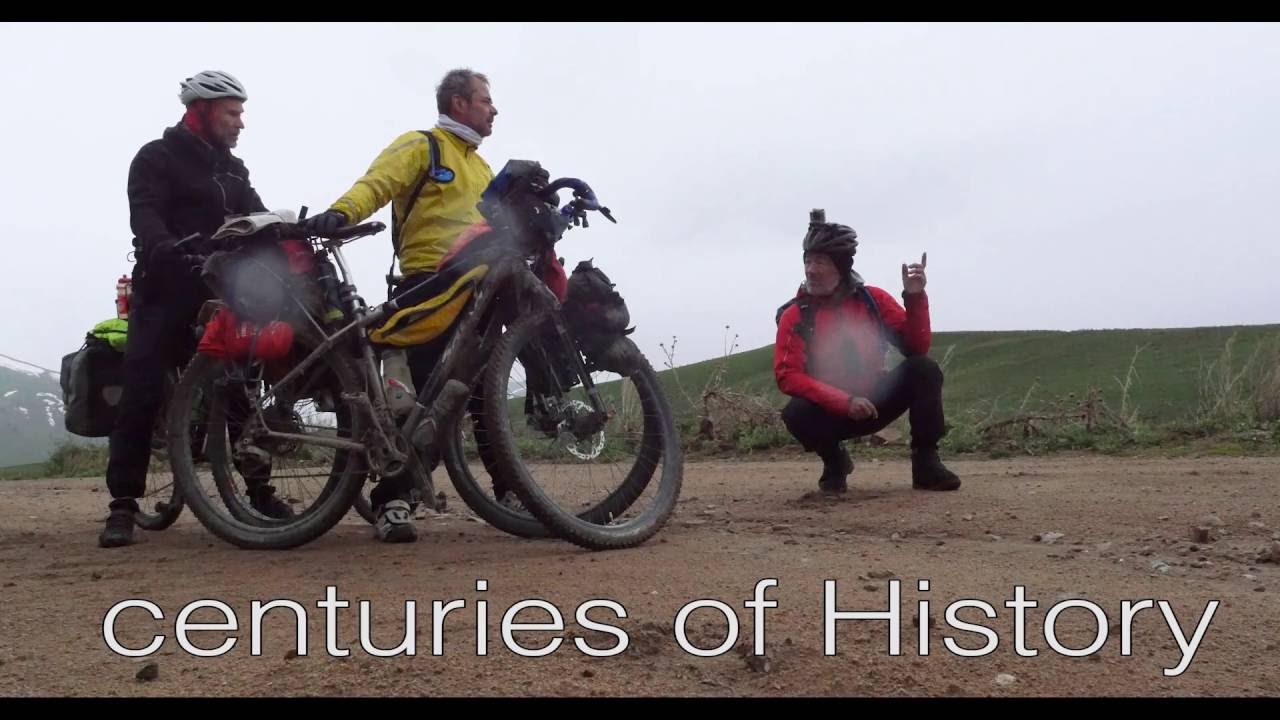 Cycling the silk road .Sergio Borroni, Armando Lanaro, Ralf Kirchhoff . Salsa Fargo