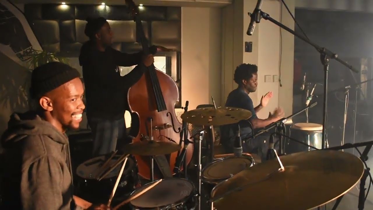 ABZU - Vuyani | Live @ Black Labone / Great Dane Bar