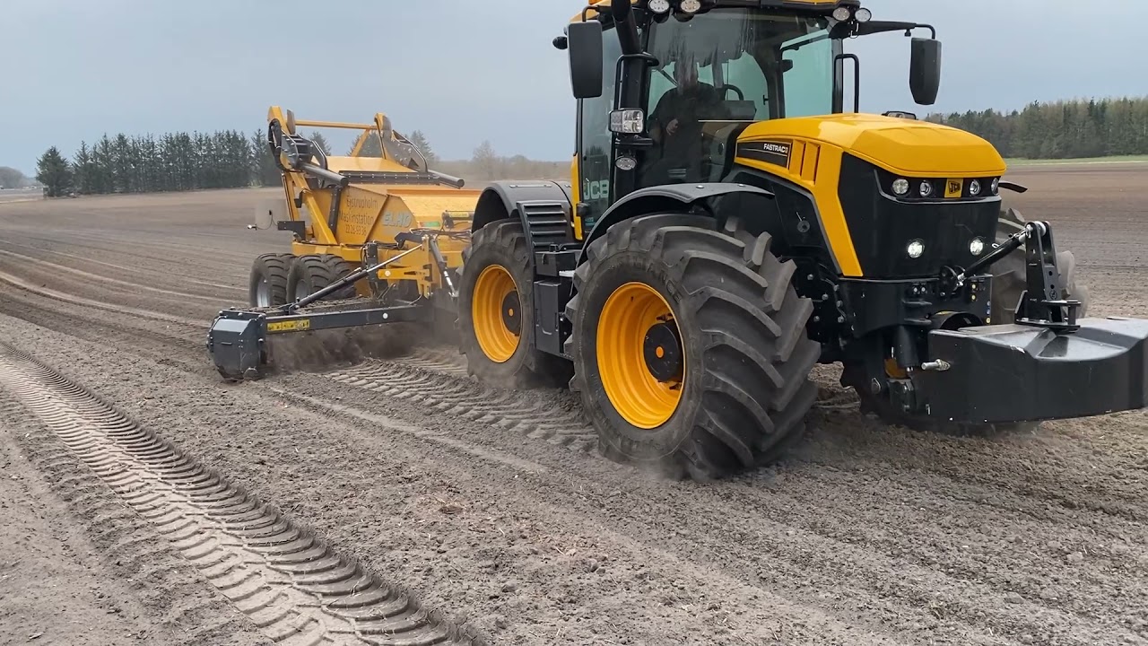 JCB 4220 Dogwalk