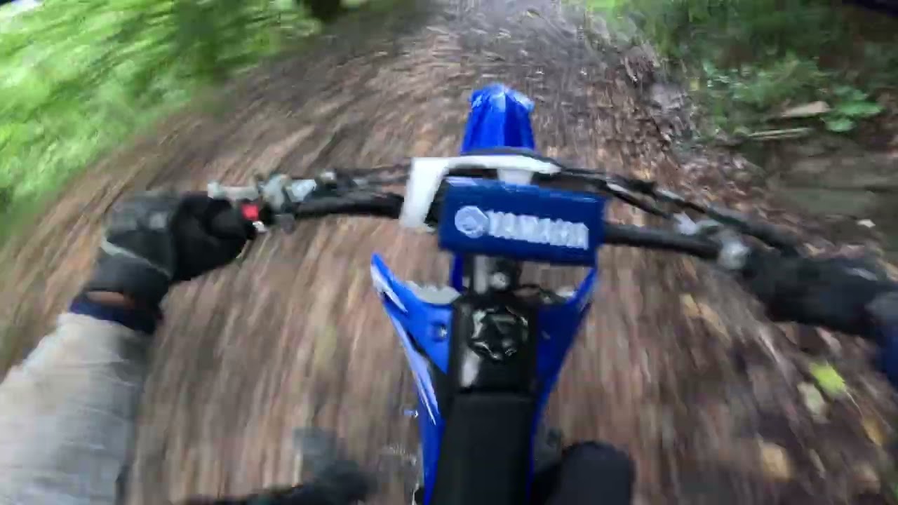 premi&egrave;re sortie en 250 yzf ( plus de pneu arri&egrave;re)