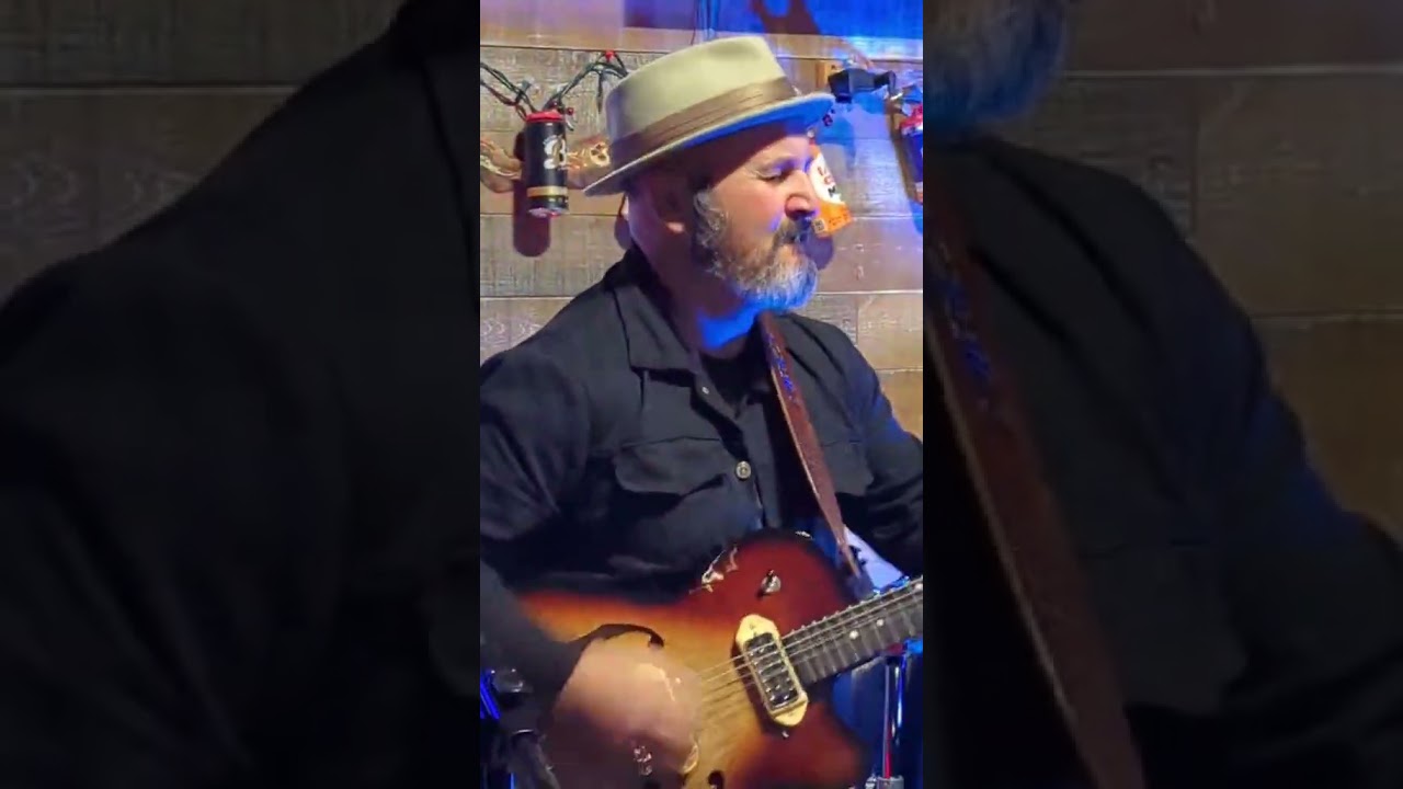 Godin 5th Ave Gold Foil Pickups 