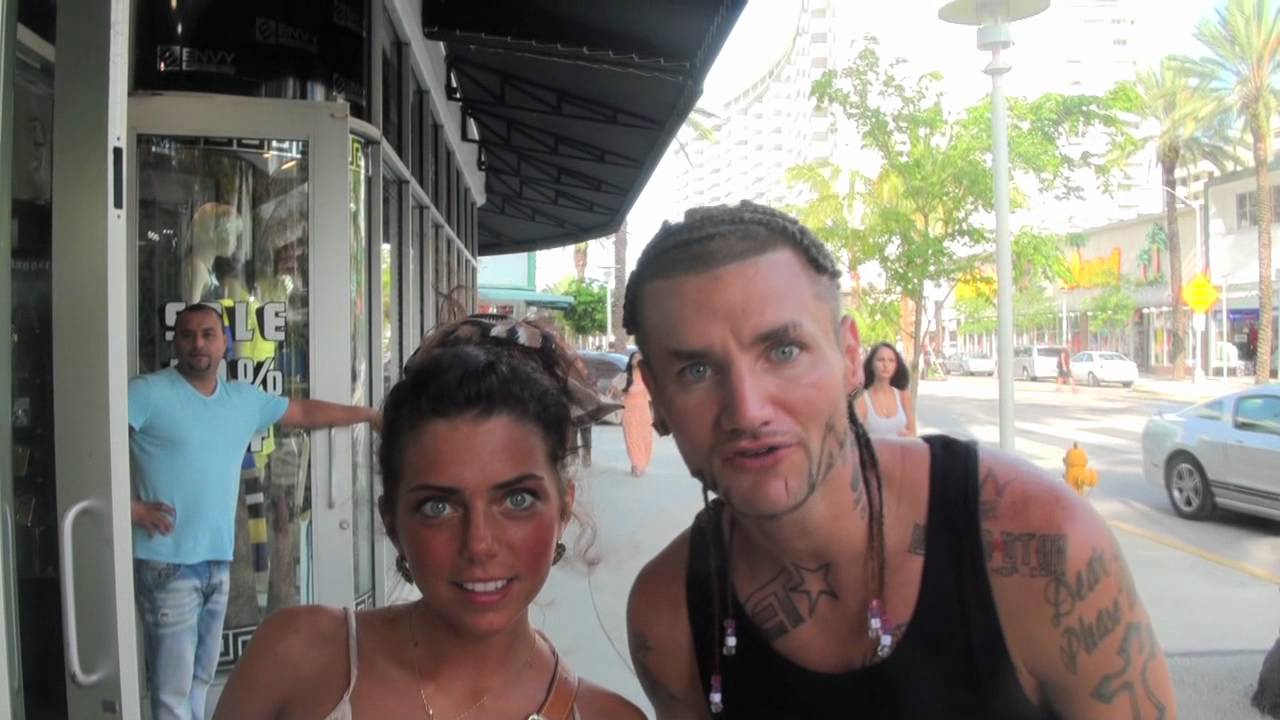 THREE LOCO IN MIAMI