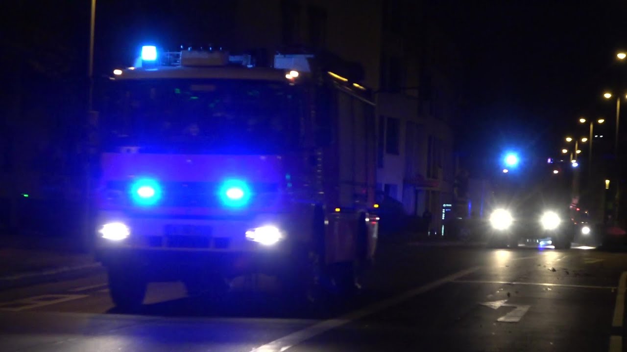 TLF 20/40 + Dekon-P  + MTF FF Bonn LE Bad Godesberg + FuStKW sperrt Kreuzung für Feuerwehrfahrzeuge