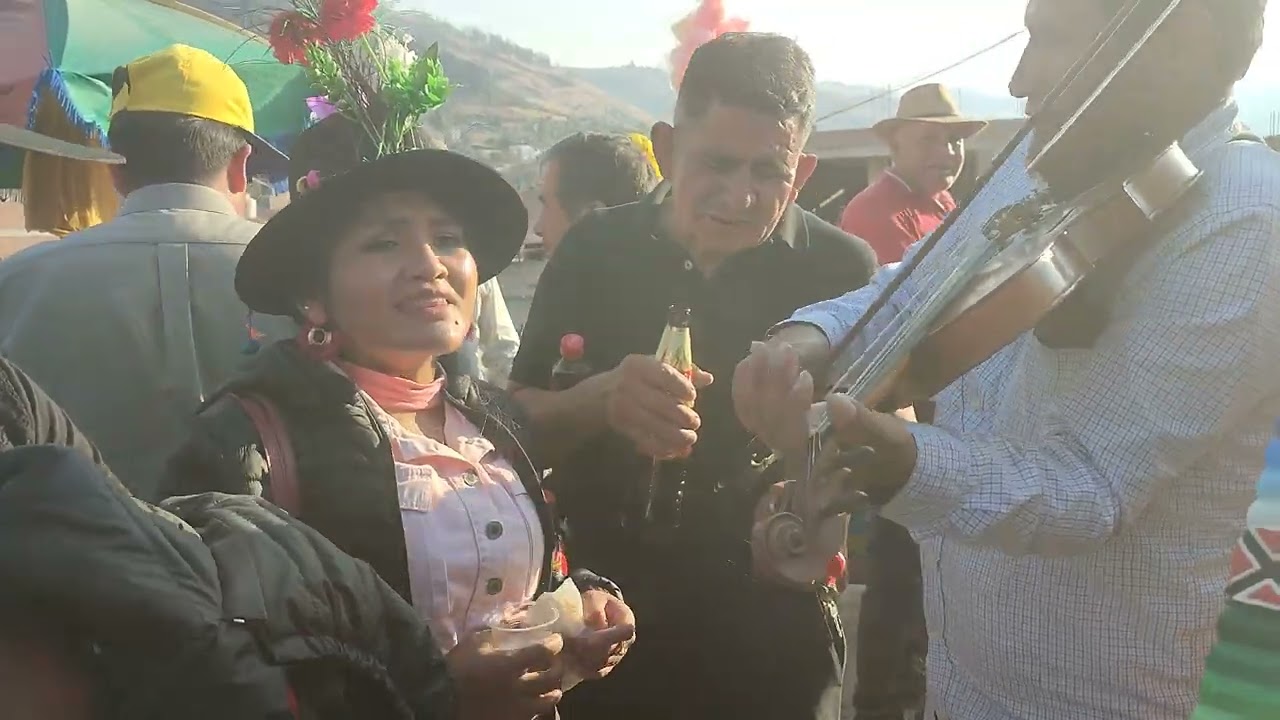 expresó Puquio Pérez alvela huayno lindo arpa y violín