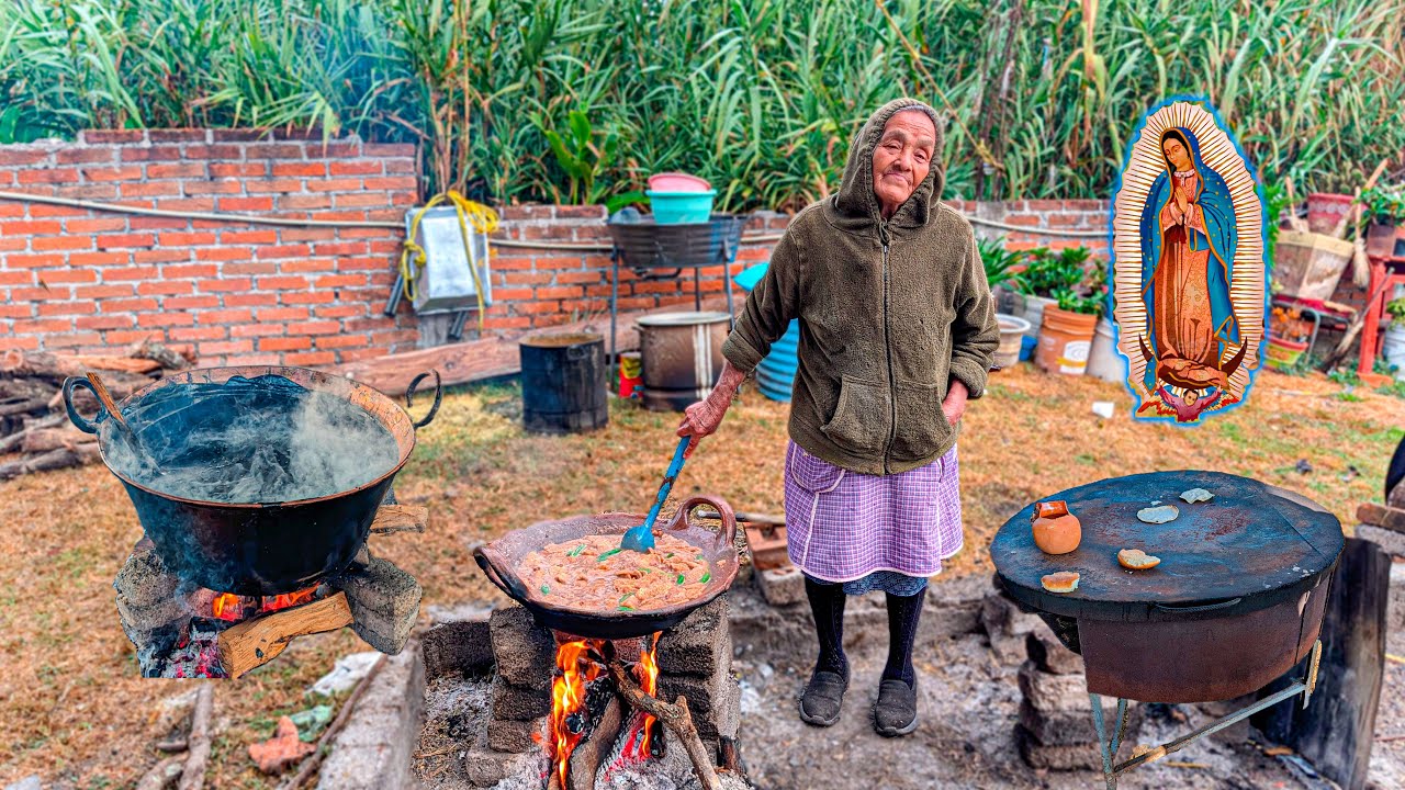Regalan 200 Cazos de Atole & Pan en Honor a la Virgen de Guadalupe