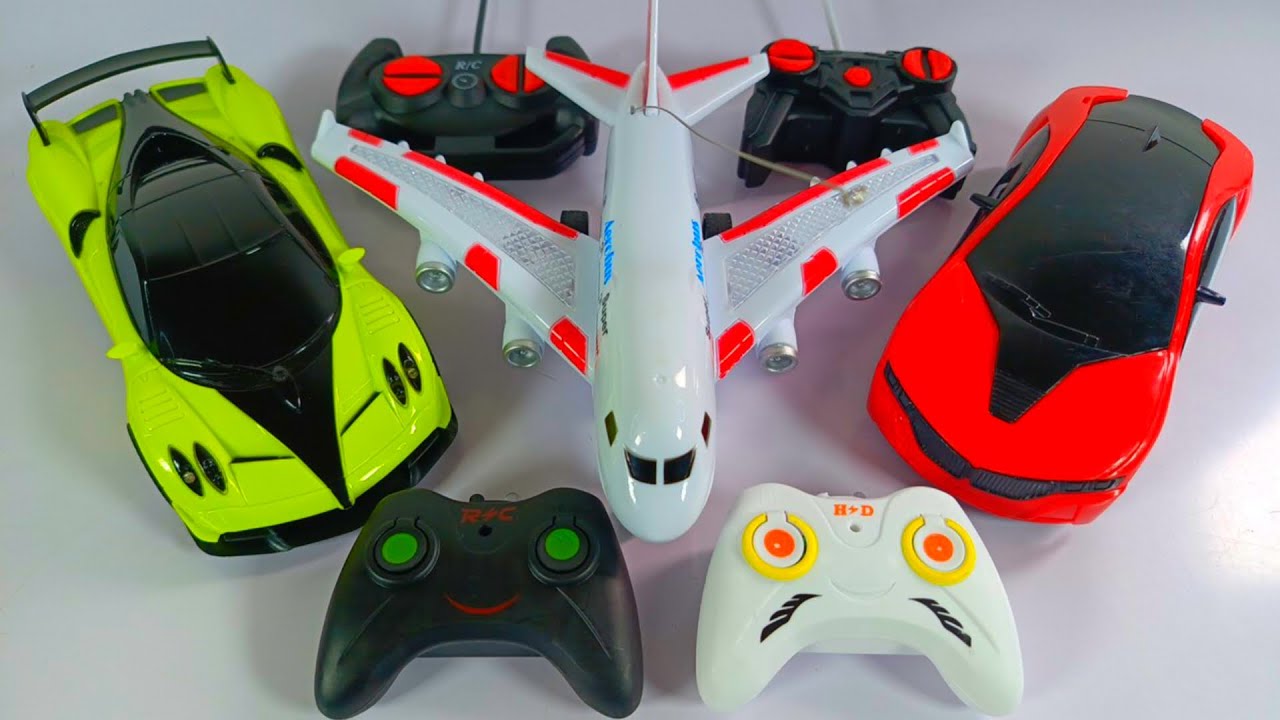 Giant RC Helicopter Unboxing Paired with Classic Urban Vehicles