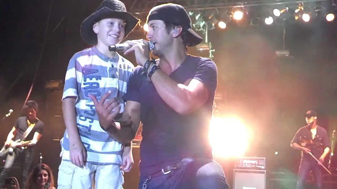 Luke Bryan Shake it for me with Logan at Porter County Fair