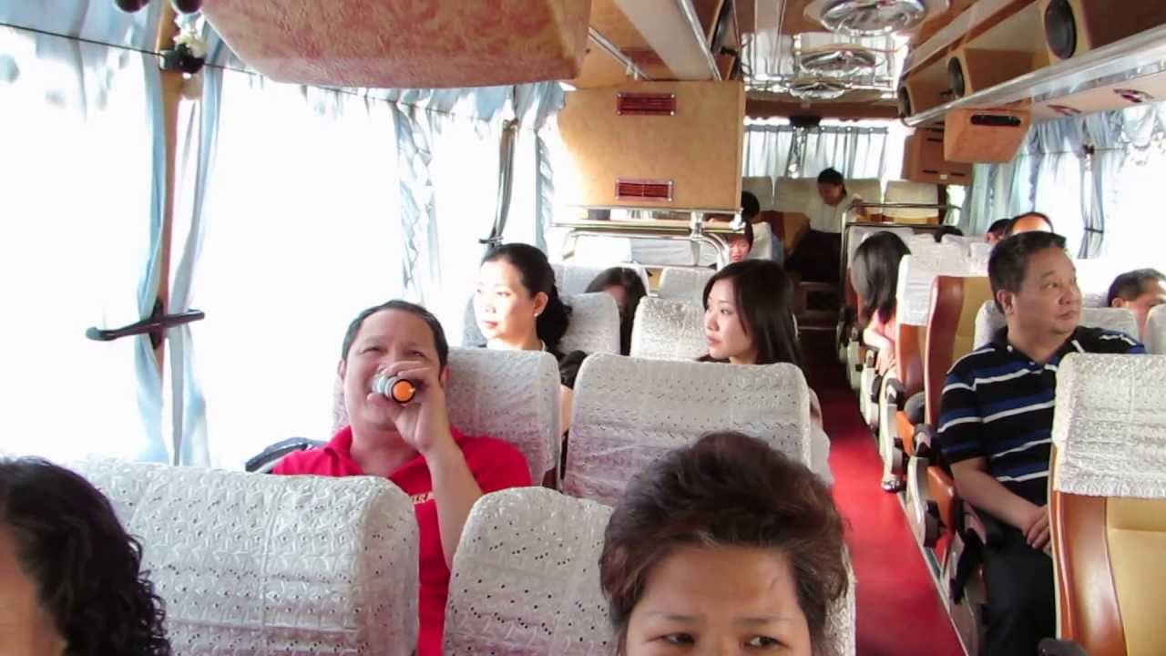 1020531遊覽車上姨丈歡唱乾一杯