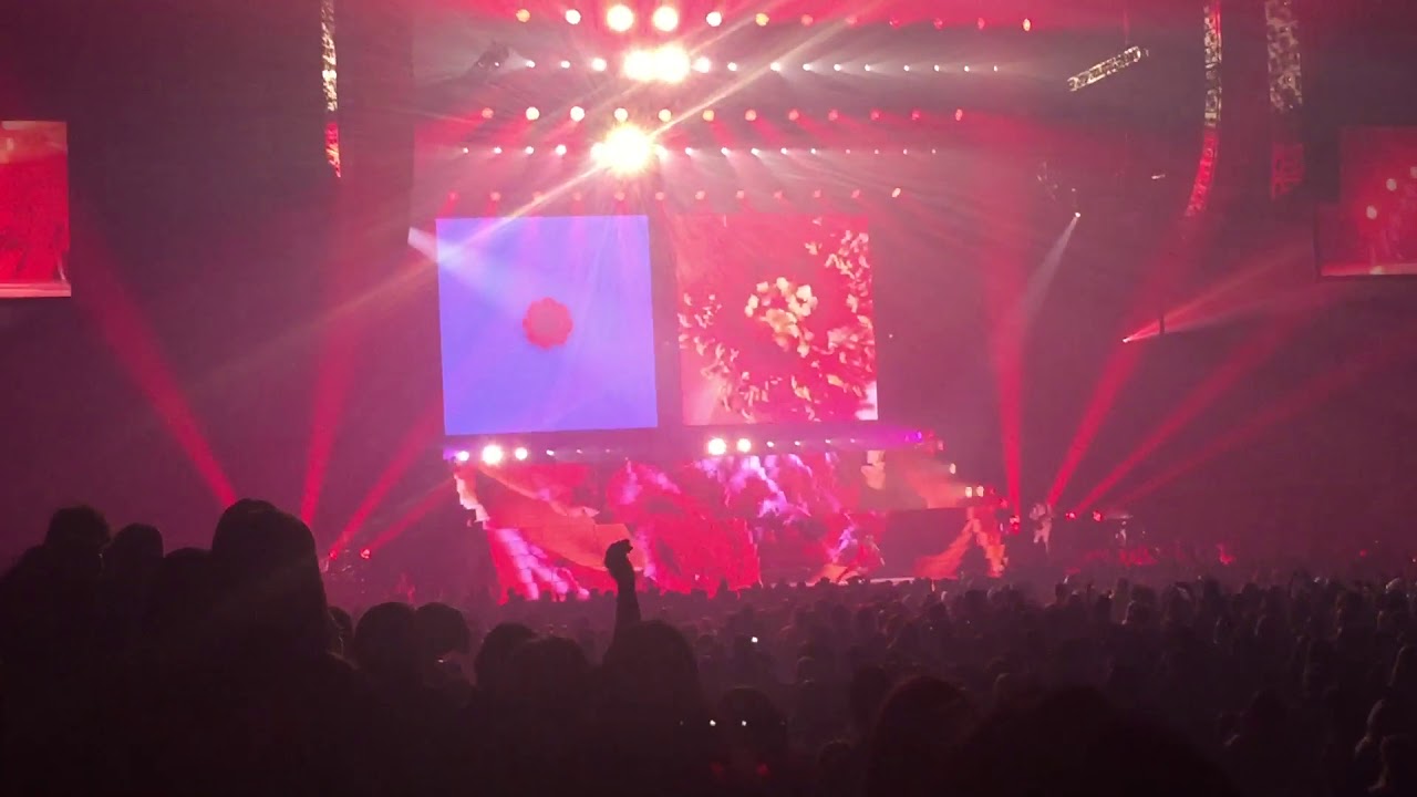 Halsey - Now or Never Hopeless Fountain Kingdom Vancouver Live 2017